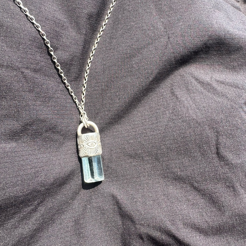 Numi Olive Necklace - Picture 2 of 8